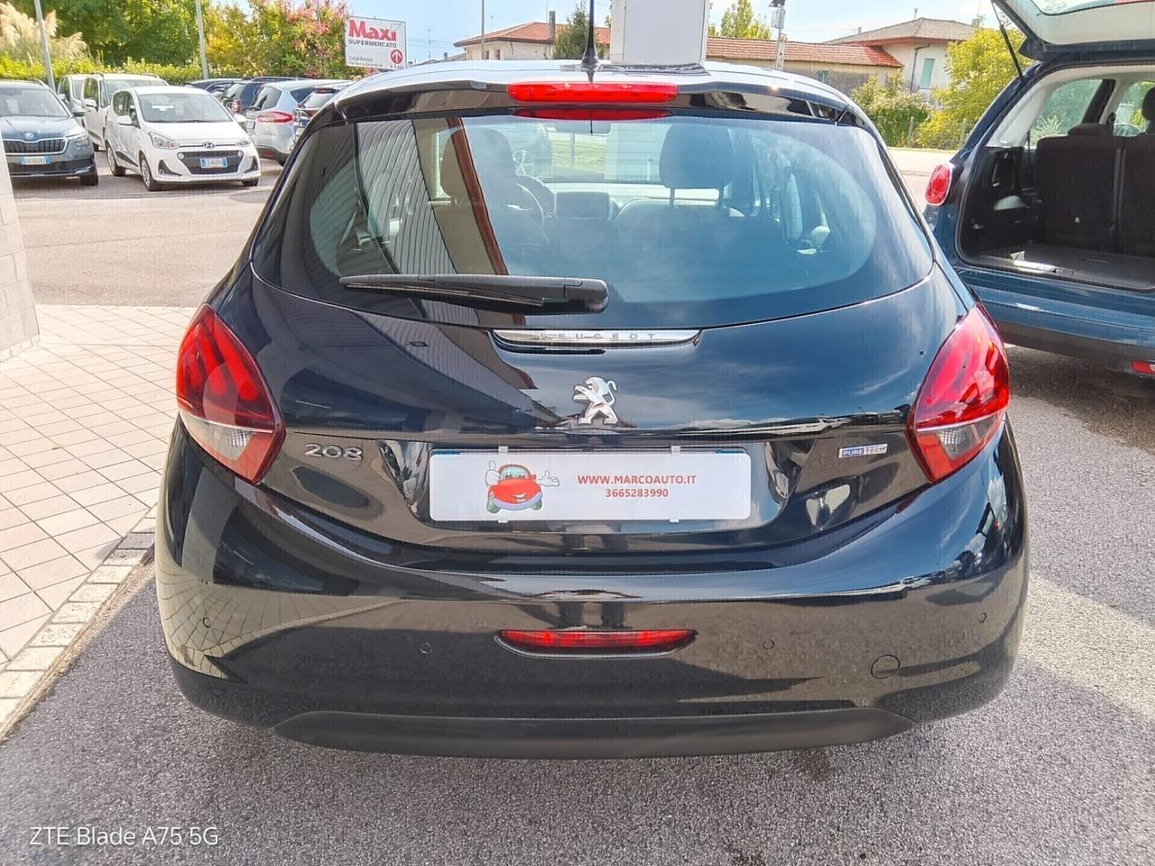 Peugeot 208 1.2 benzina Neopatentati