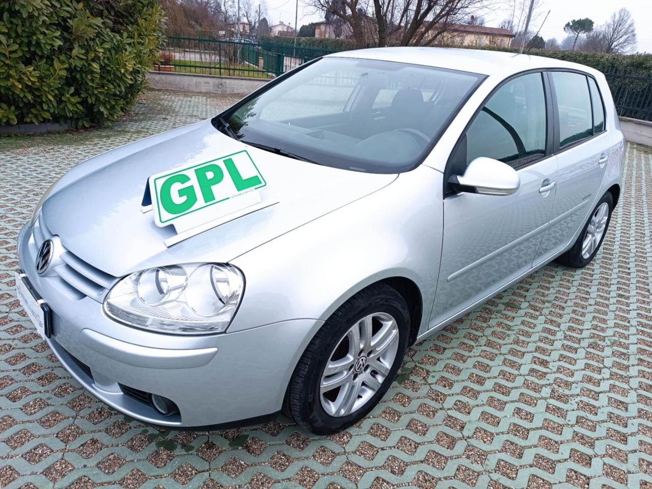 Volkswagen Golf 5 1.6 GPL 5p.
