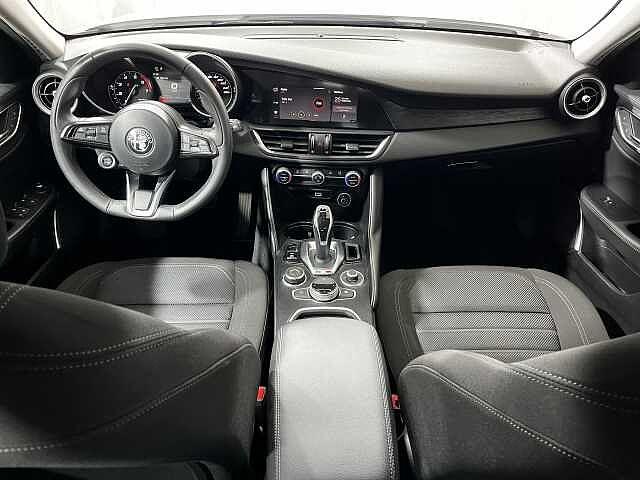 Alfa Romeo Giulia 2.0 Turbo 200 CV AT8 Business