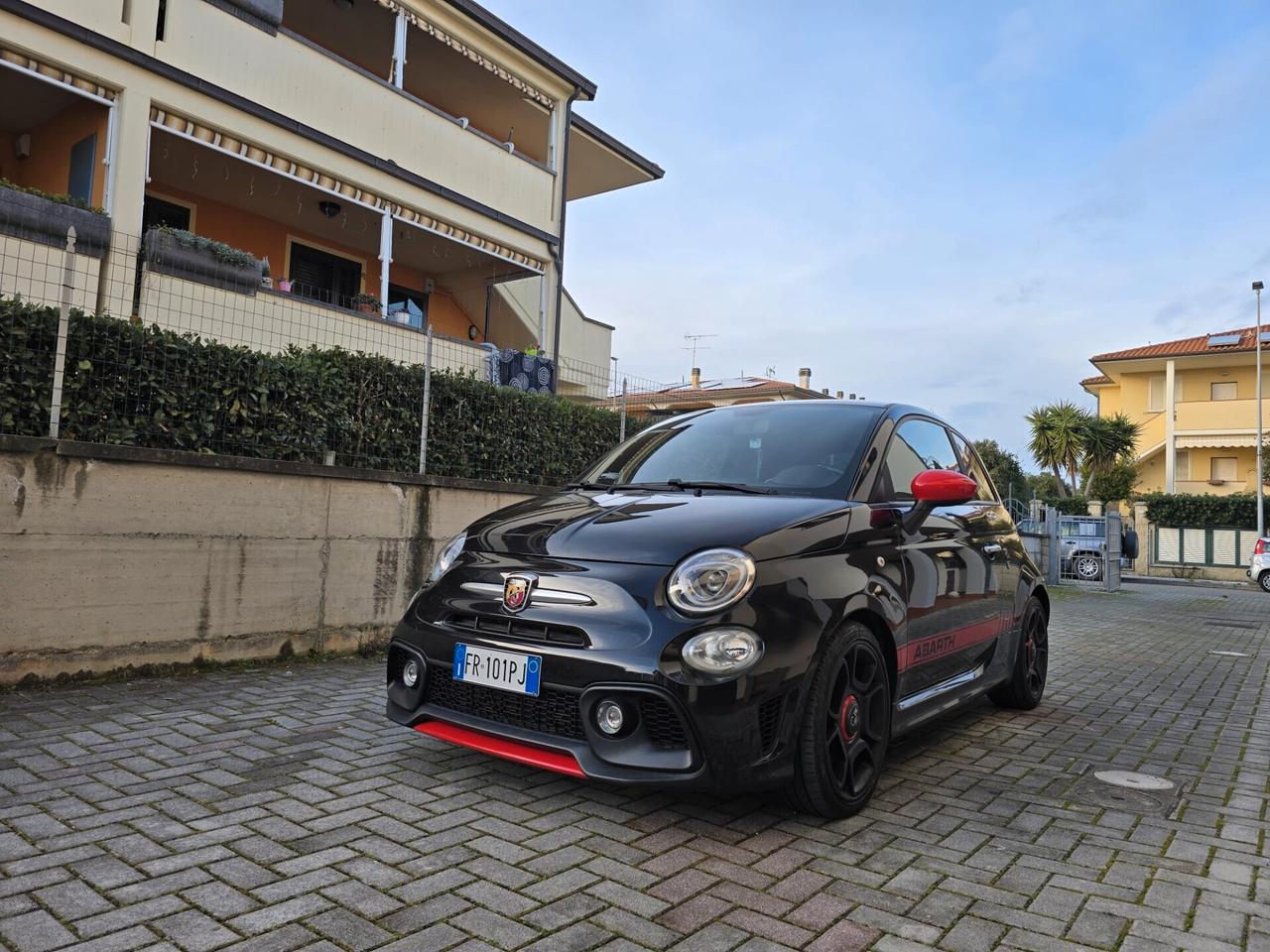 Abarth 595 1.4 Turbo T-Jet 160 CV Pista leggere descrizione