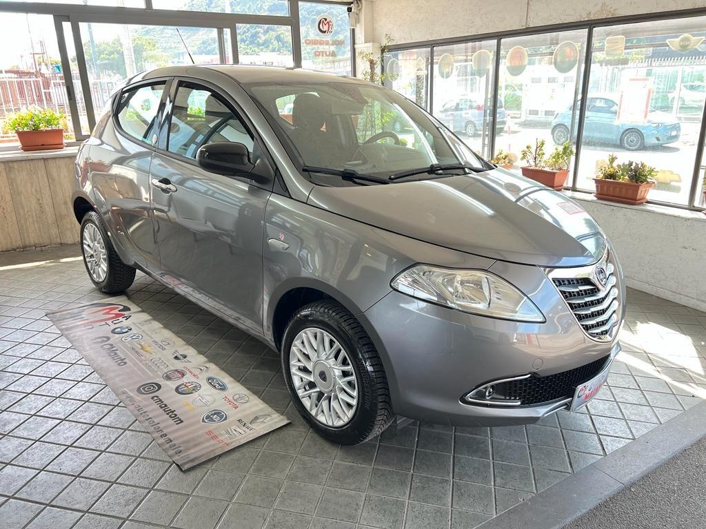 Lancia Ypsilon 900cc TwinAir 85cv 5 porte Metano Ecochic Gold