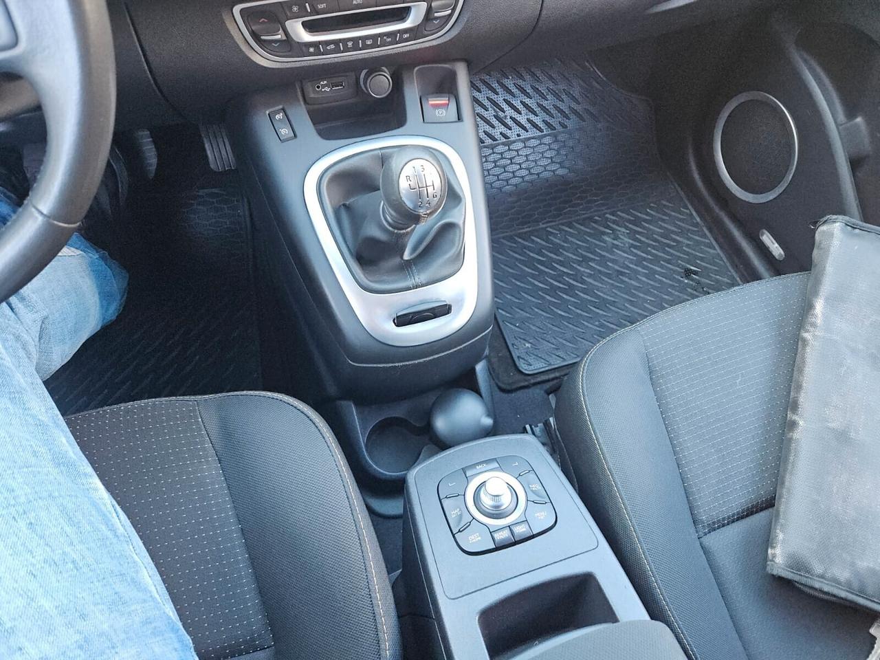 Renault Scenic Scénic X-Mod 1.9 dCi 130CV Luxe