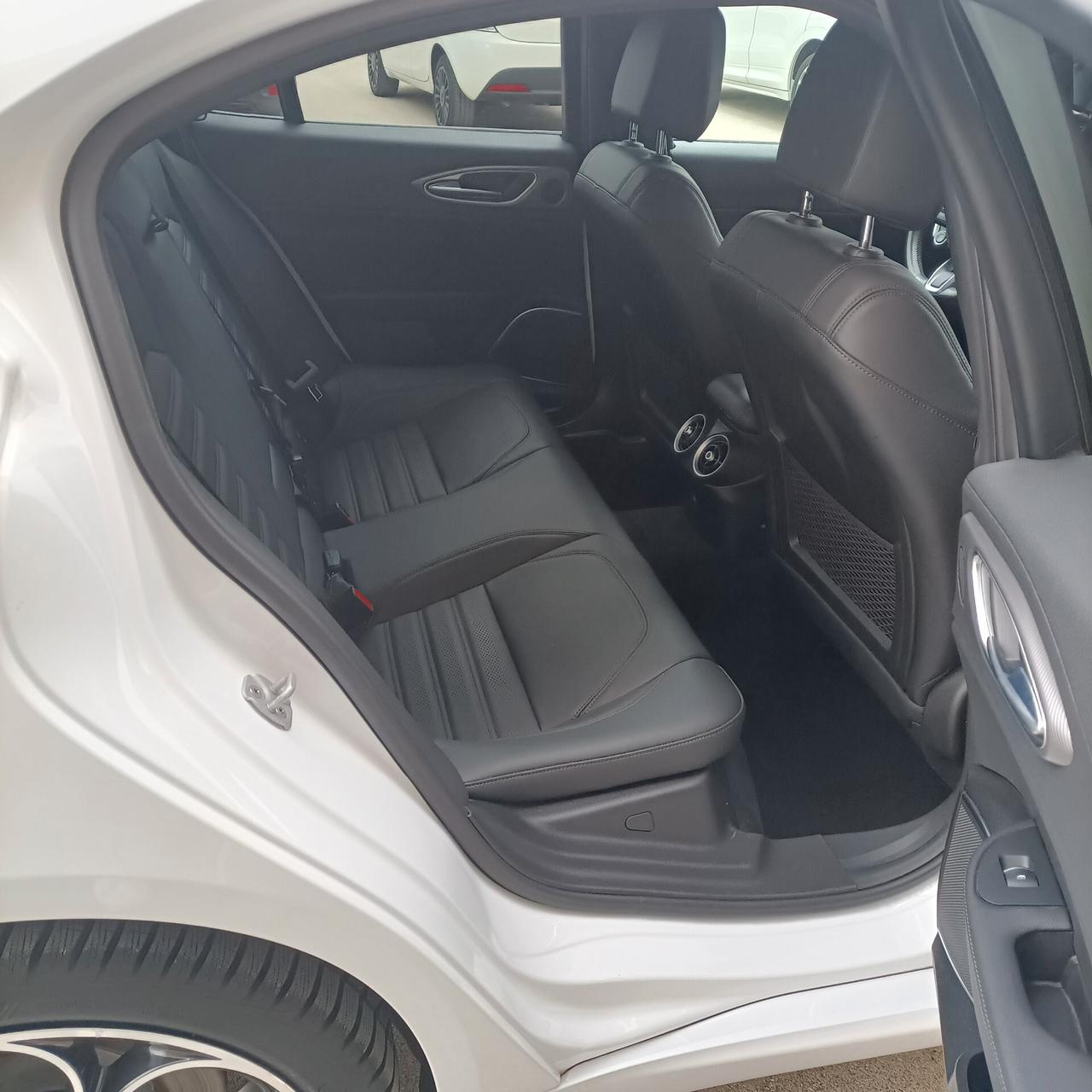 Alfa Romeo Giulia 2.2 Turbodiesel 210 CV AT8 AWD Q4 Veloce