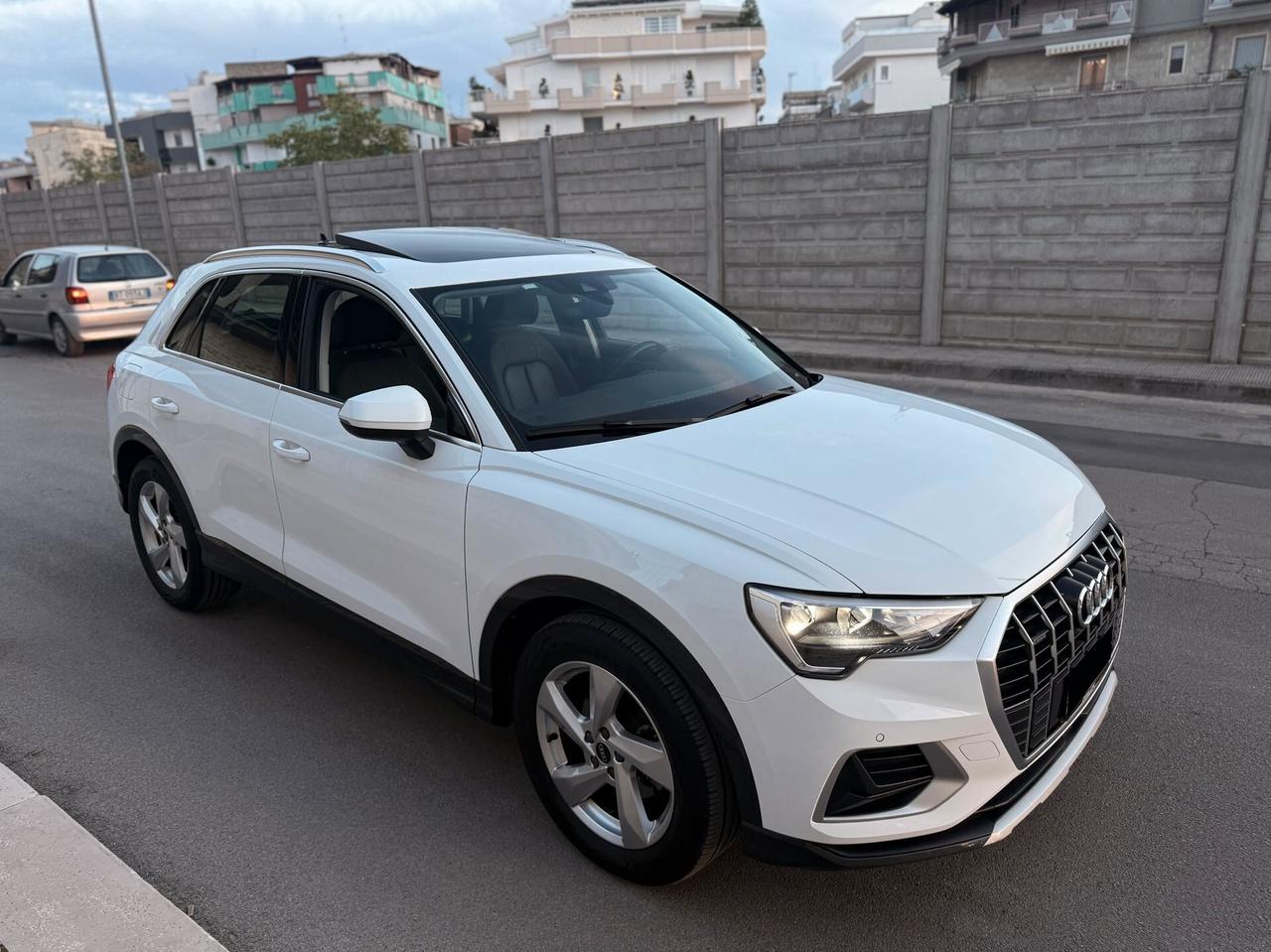 Audi Q3 35 TDI quattro S tronic/TETTO/PELLE/FULL