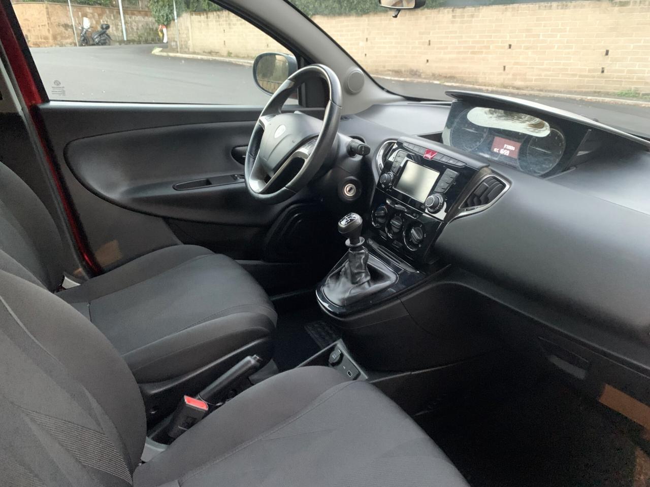 Lancia Ypsilon 1.0 FireFly 5P HIBRIDA 2021 KM37700