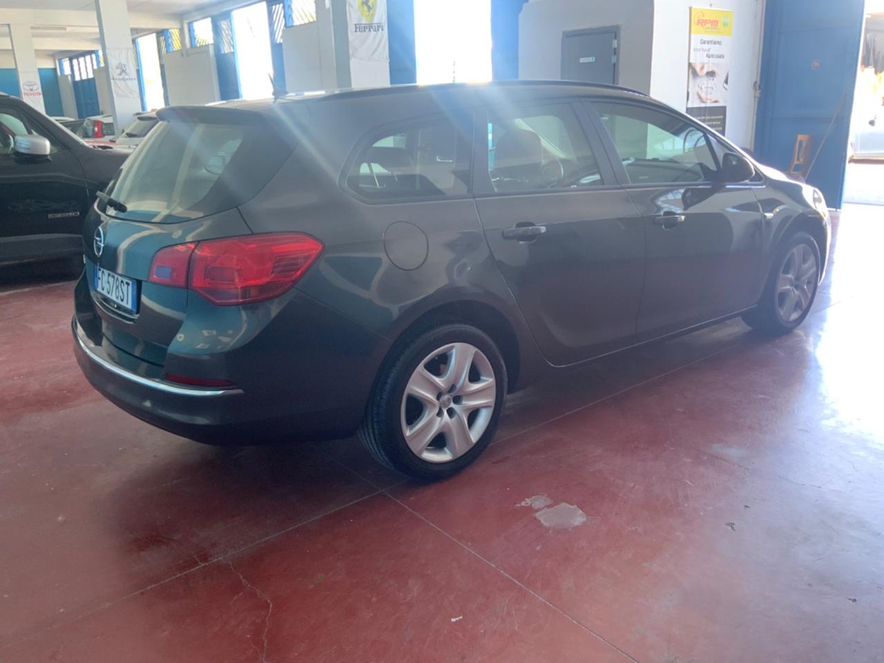 Opel Astra 1.4 Turbo 140CV Sports Tourer GPL Tech Elective