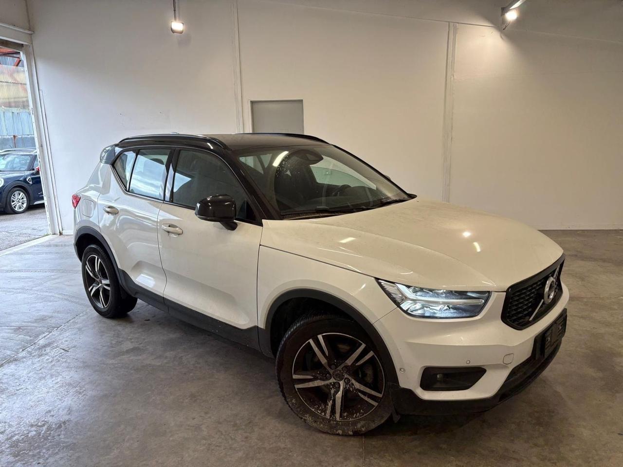 Volvo XC40 2.0 190 CvD4 AWD Geartronic R-design