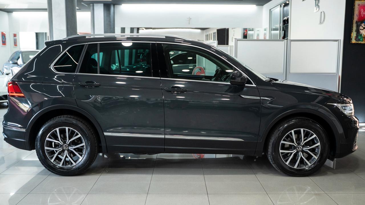 Volkswagen Tiguan 2.0 TDI LIFE 122 CV VIRTUAL CKT PACK LUCI CARPLAY LED FULL OPTIONAL