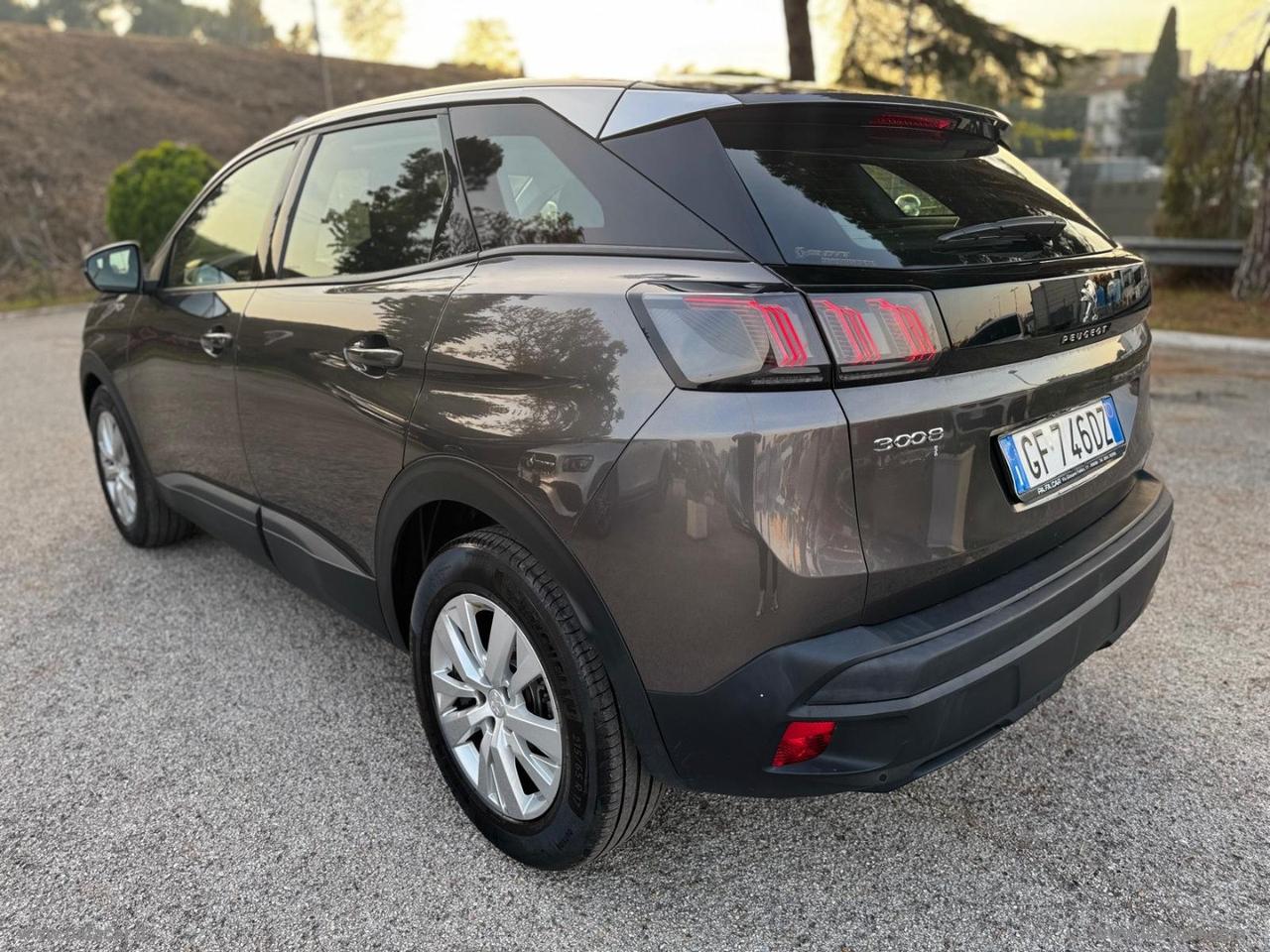 PEUGEOT 3008 BlueHDi 130 S&S EAT8 Allure