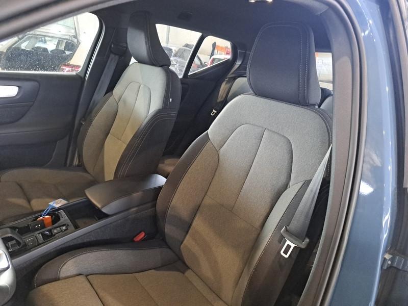 VOLVO XC40 T5 RECHARGE PLUG-IN AUTO PLUS BRIGHT SUV