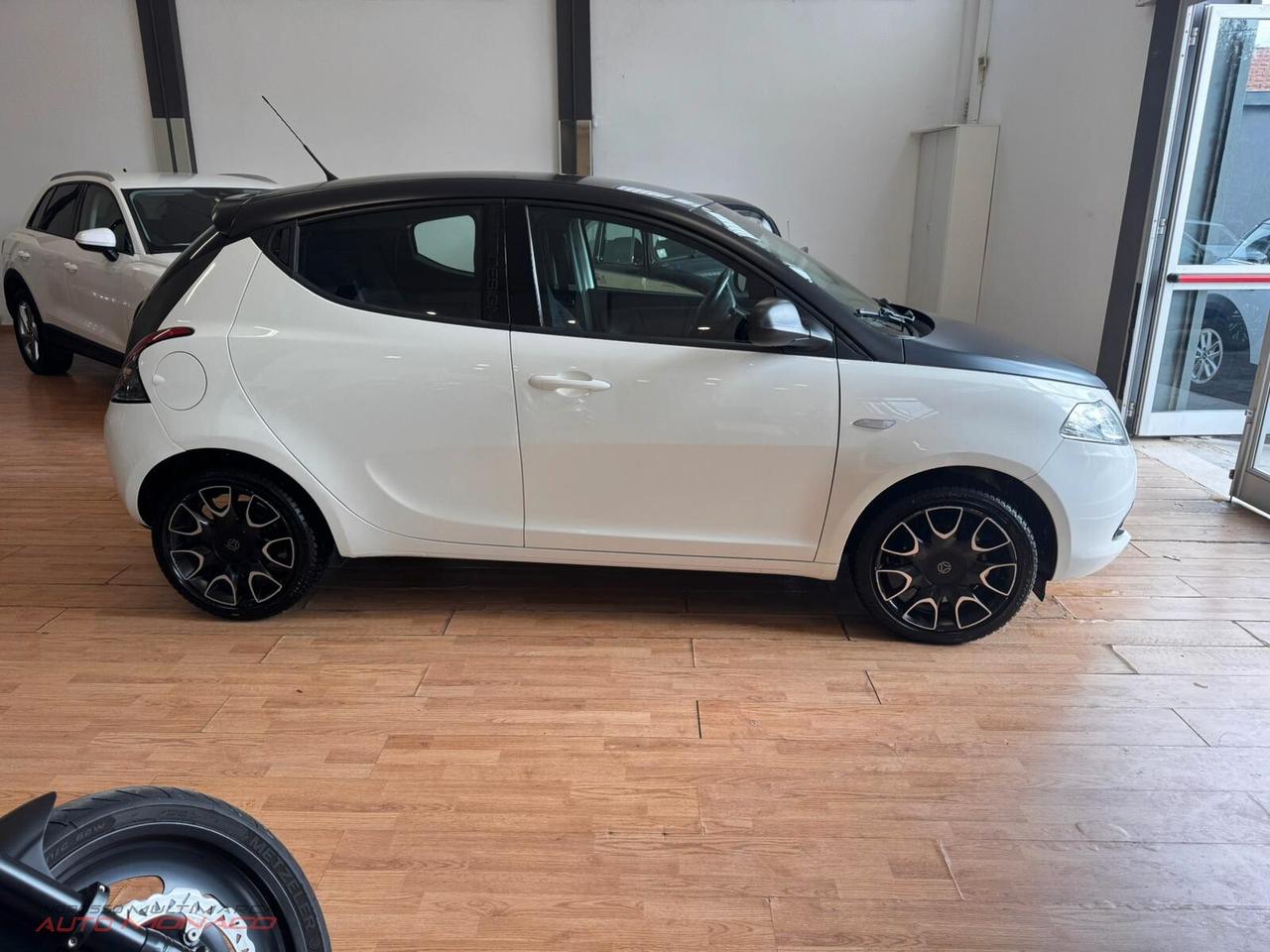 Lancia Ypsilon 1.3 MJT 95CV Momodesign 2014