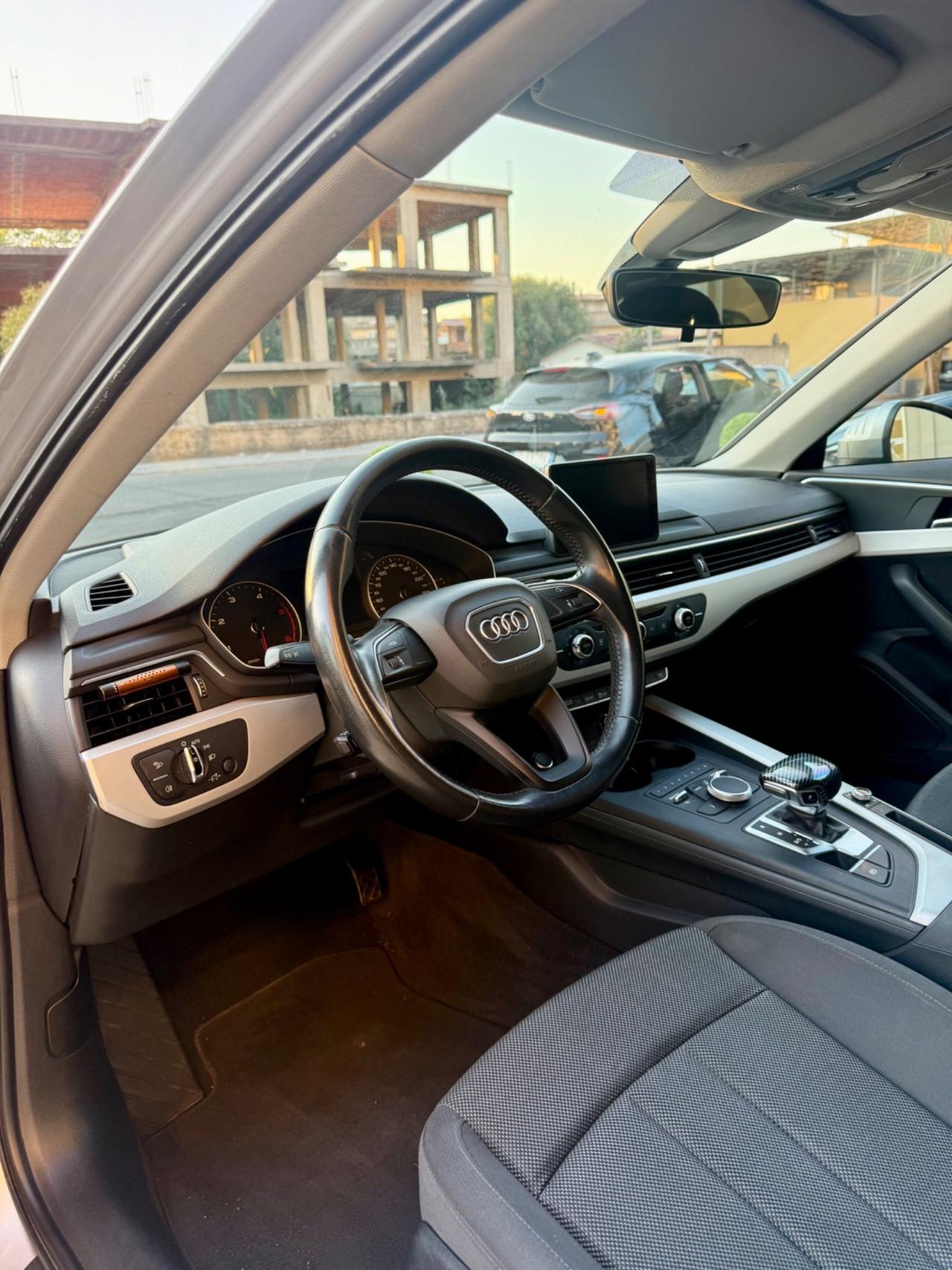 Audi A4 Avant 2.0 TDI 190CV ultra S tronic Design