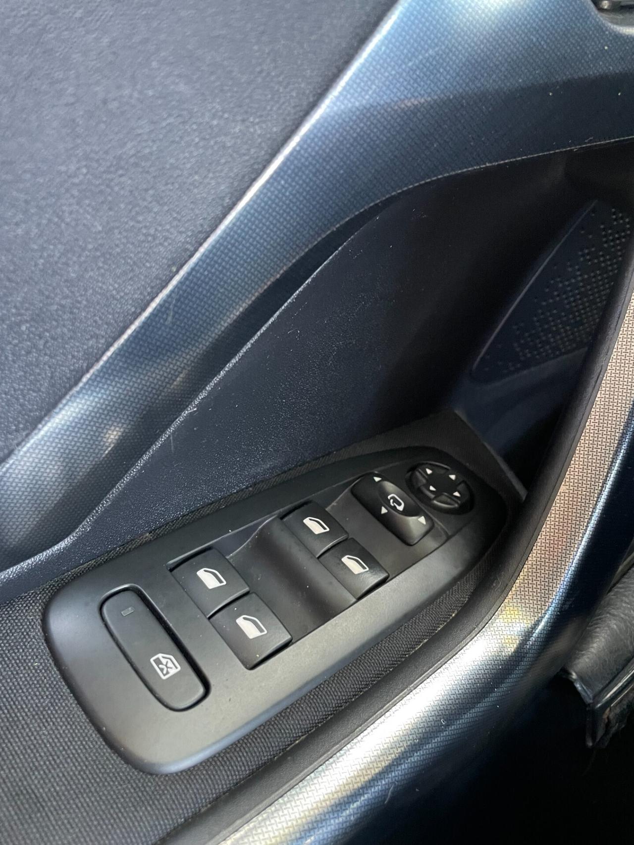 Peugeot 2008 BlueHDi 100 Allure