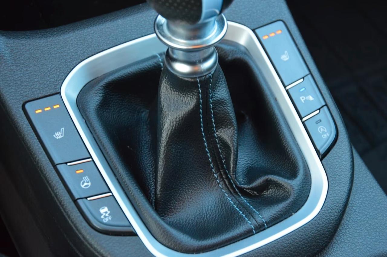 Hyundai i30 PERFORMANCE 19" APPLE CAR PLAY SENS PARK RETROCAMERA KEYLESS ACCESS VOLANTE RISCALDATO