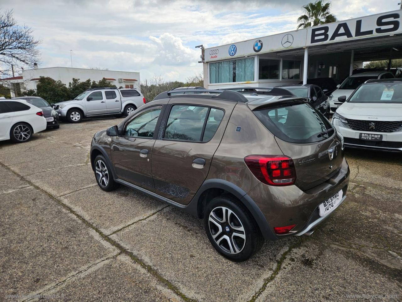 DACIA SanderoStepway1.0TCe100 ECO-G 15th Anniv