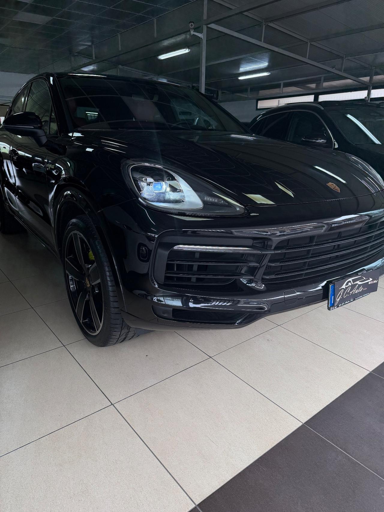 Porsche Cayenne Coupé 3.0 V6 E-Hybrid Platinum Edition470CV