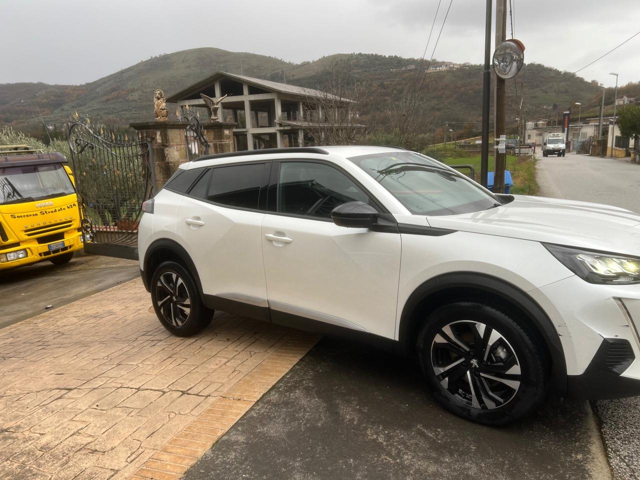 Peugeot 2008 BlueHDi 130 S&S EAT8 Allure