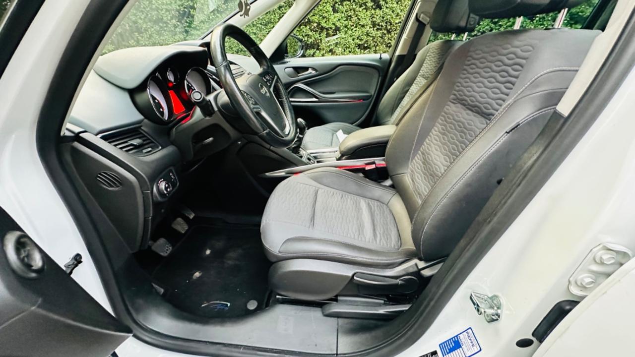 Opel Zafira Tourer 2.0 CDTi 130CV. 7 posti. Multispazio