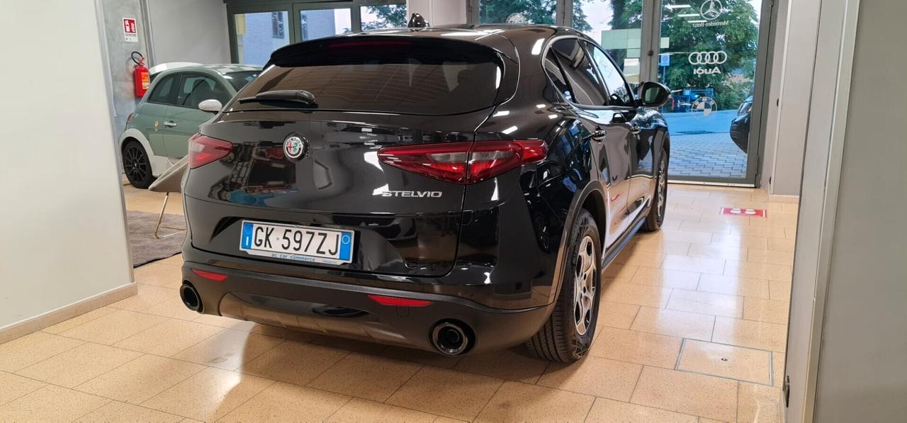 Alfa Romeo Stelvio 2.2 Turbodiesel 160 CV AT8 RWD Business