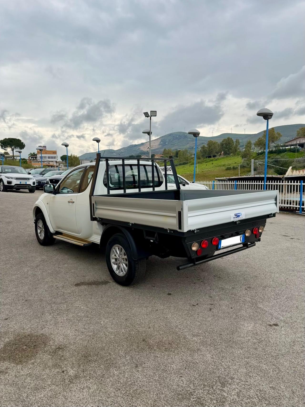 Mitsubishi L200 2.5 DI-D/178CV 2014