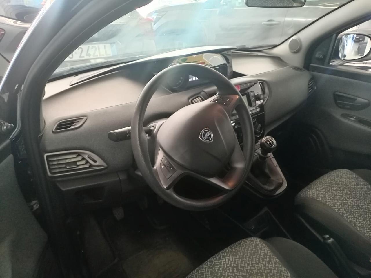 Lancia Ypsilon 1.2 69 CV 5 porte Gold