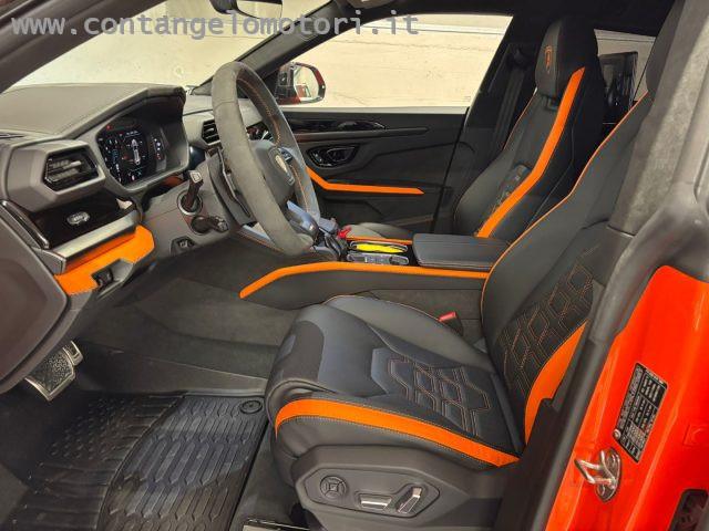 LAMBORGHINI Urus 4.0 SE vettura ufficiale