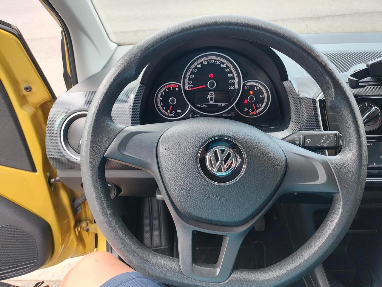 VOLKSWAGEN UP 1.0 60CV KM 96577-2017