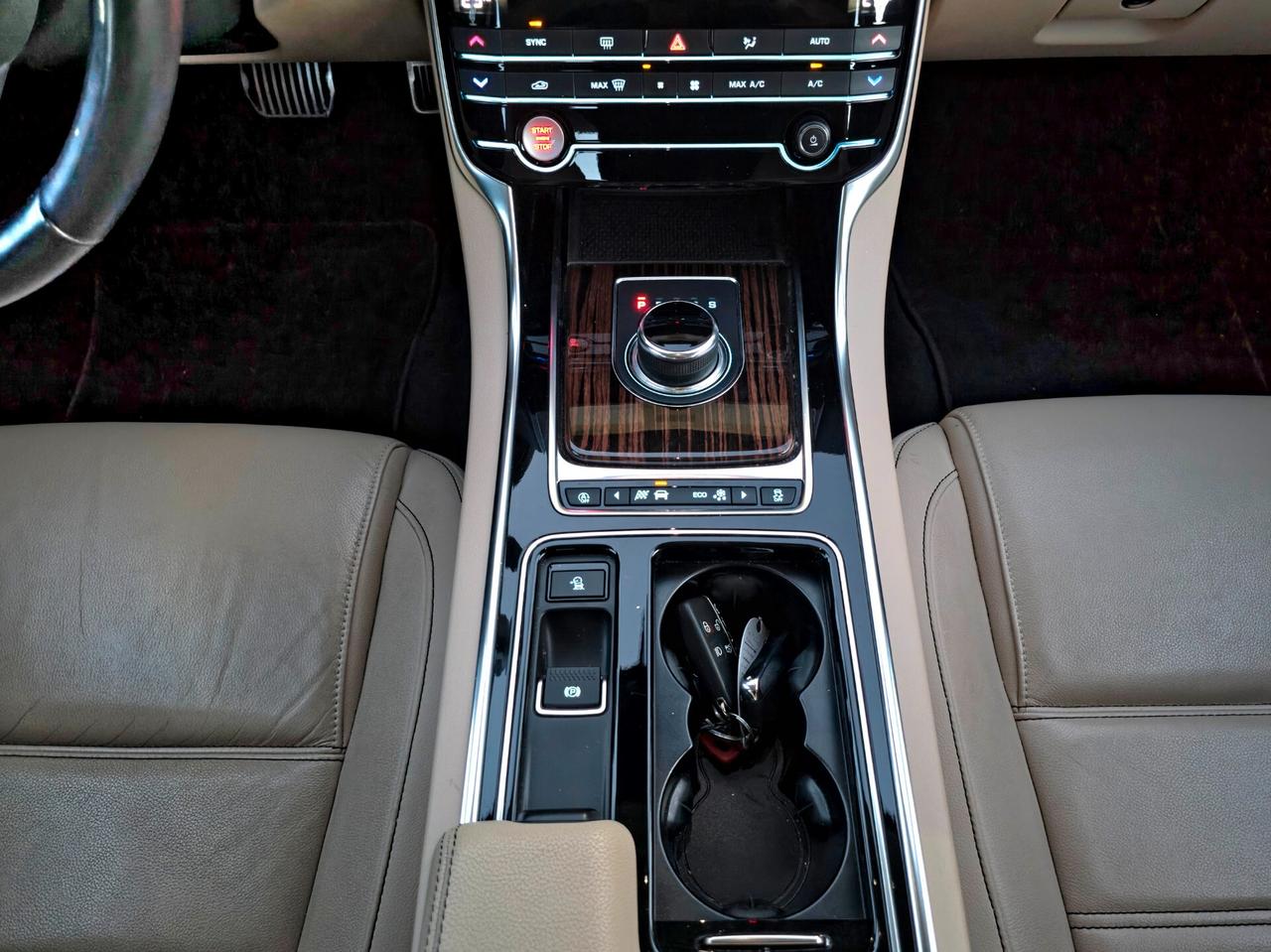 Jaguar XE 2.0 D 180 CV aut. Landmark Edition 2019-E6 Automatico