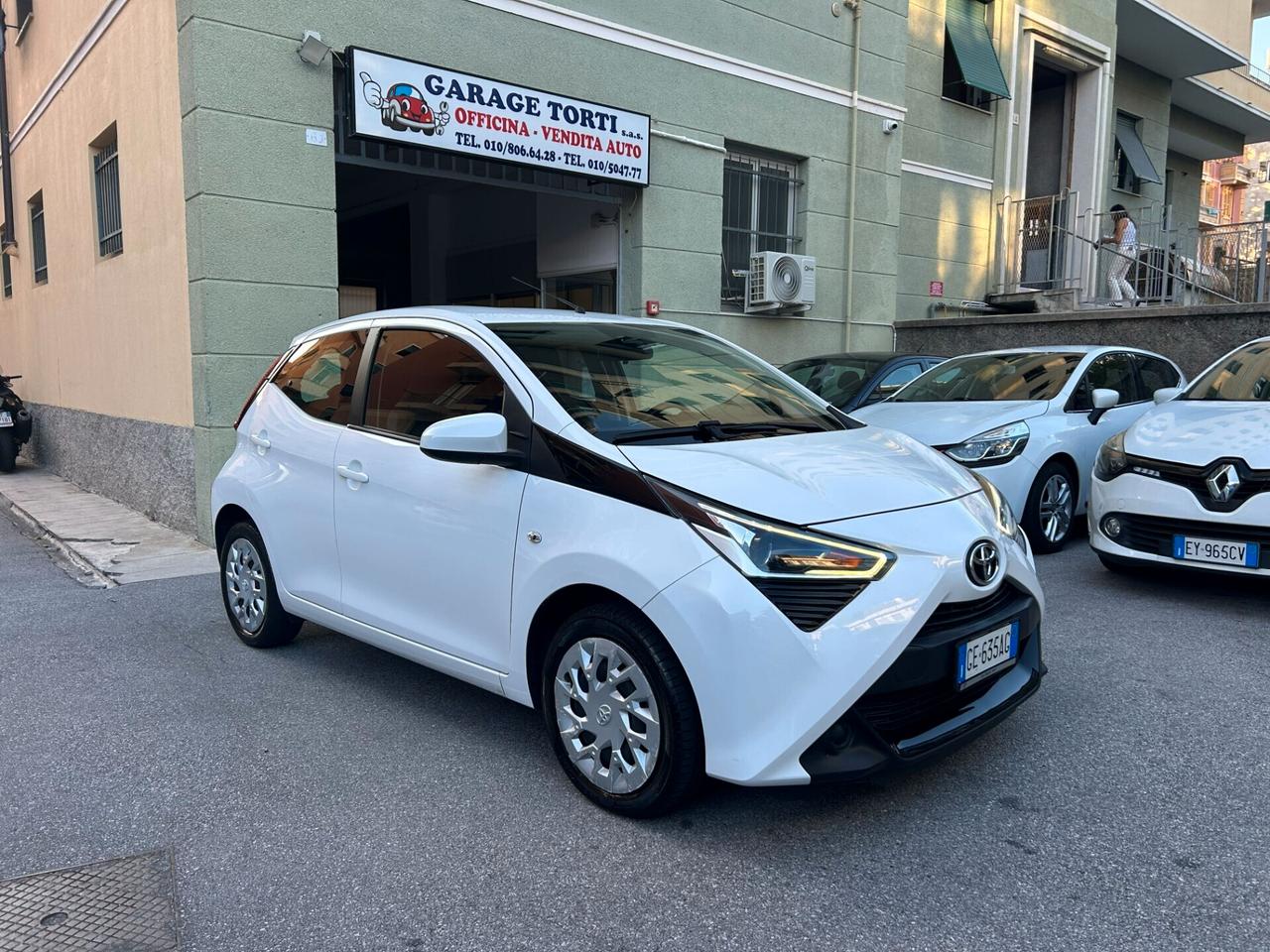 Toyota Aygo Connect 1.0 VVT-i 72 CV 5 porte x-play MMT PREZZO REALE