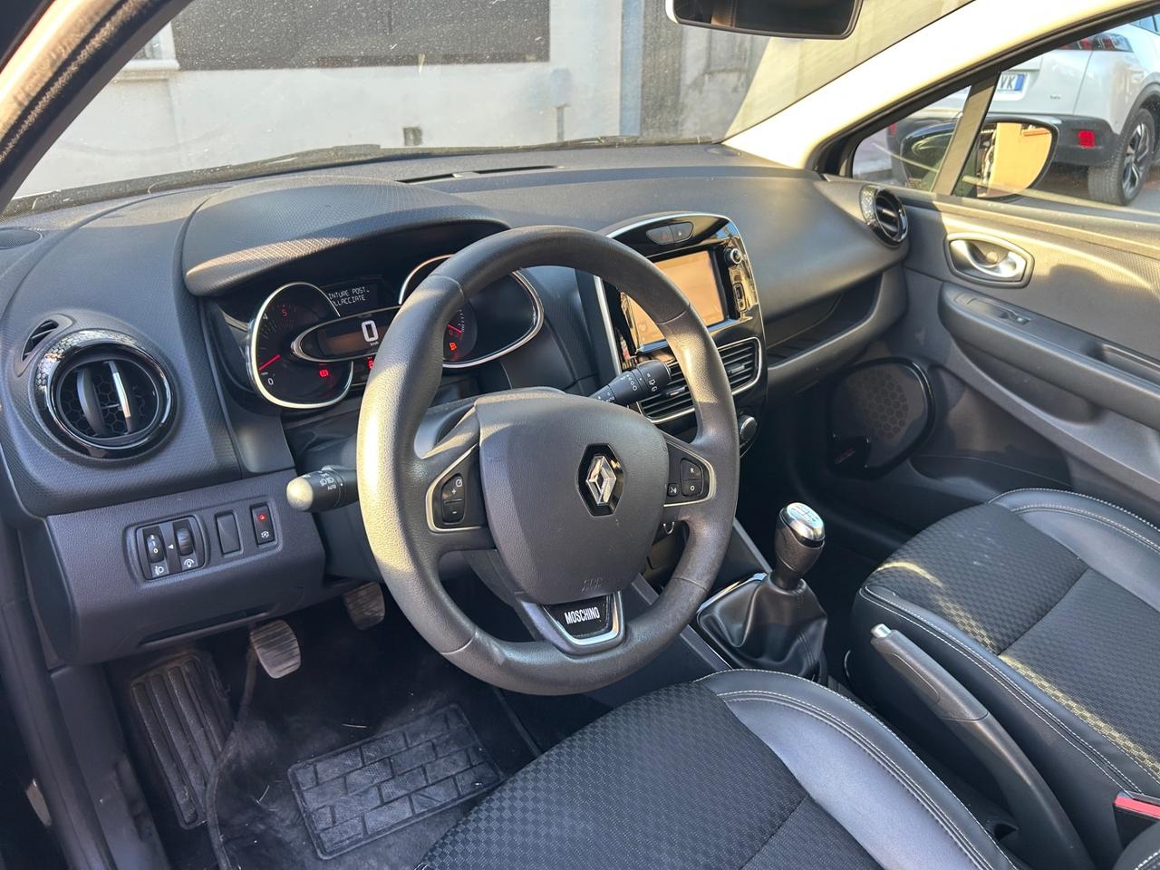 Renault Clio dCi 8V 75 CV 5 porte Moschino Zen