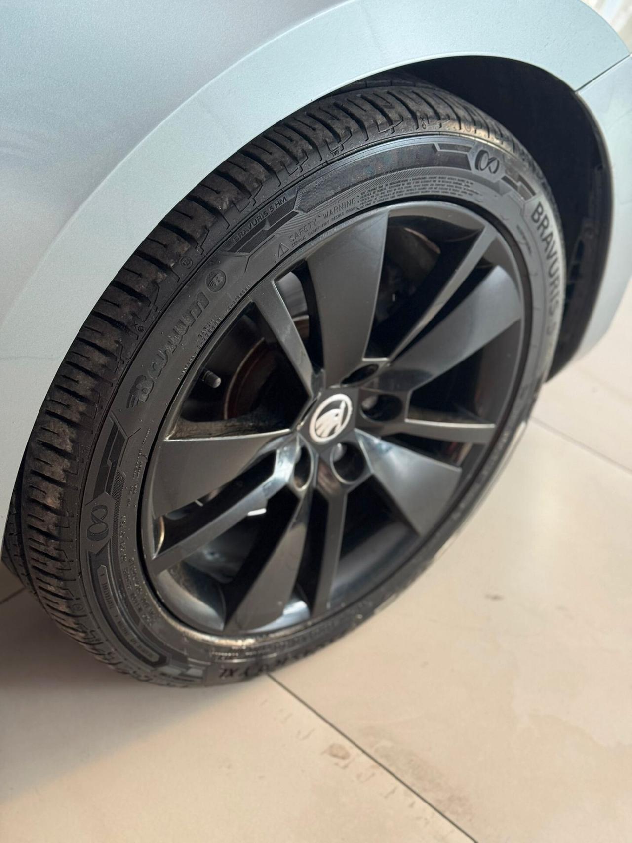 Skoda Superb 2.0 TDI DSG Wagon Style