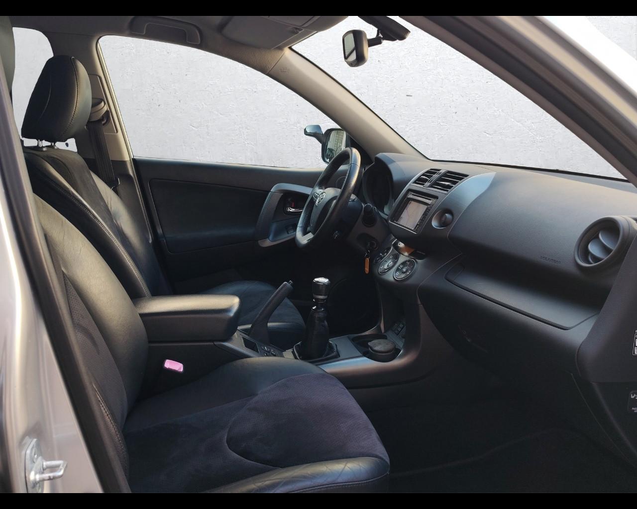 TOYOTA RAV4 3ª serie - RAV4 2.2 D-4D 150 CV DPF