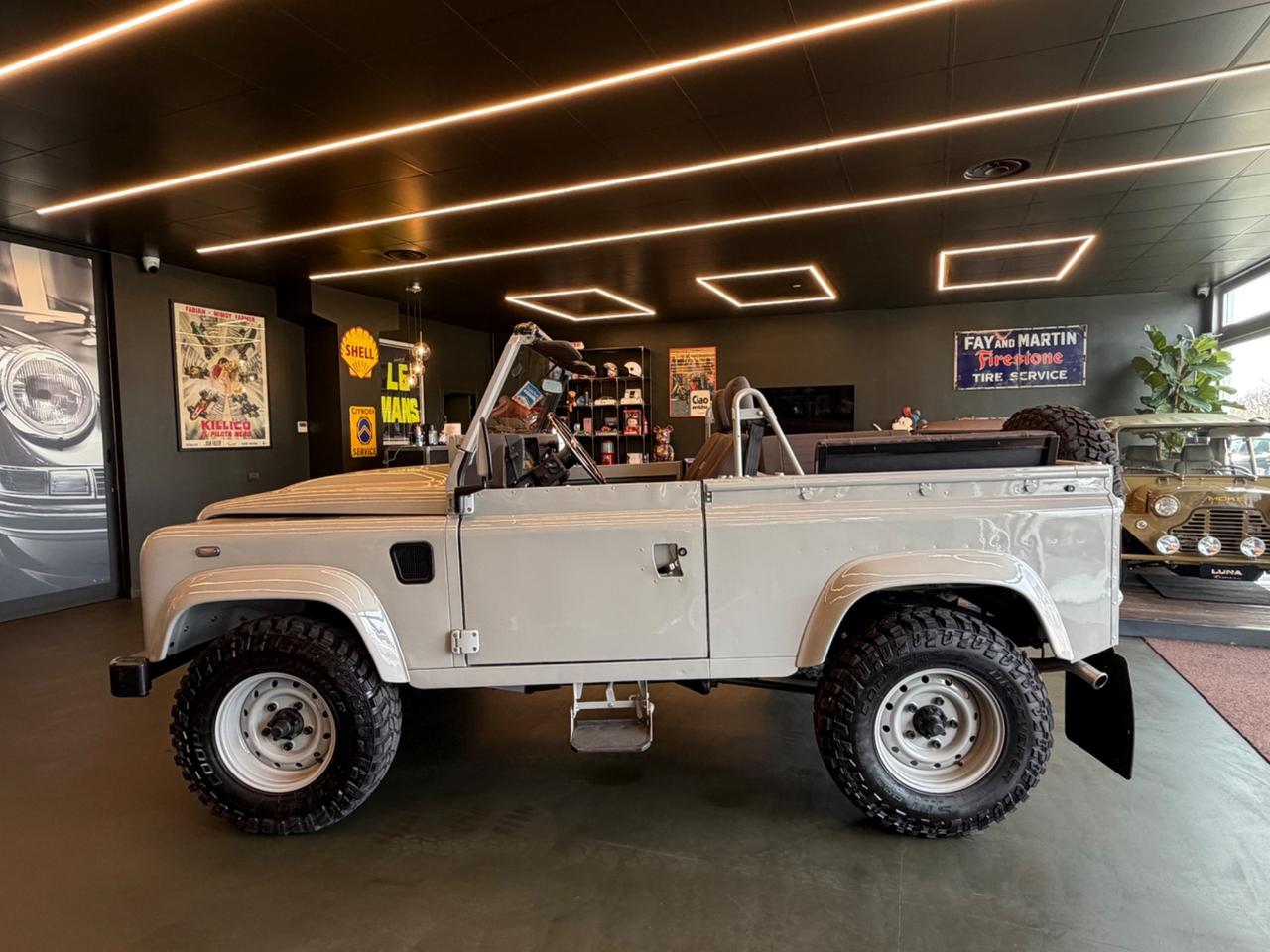 Land Rover Defender 90 2.5 td Soft Top 19J