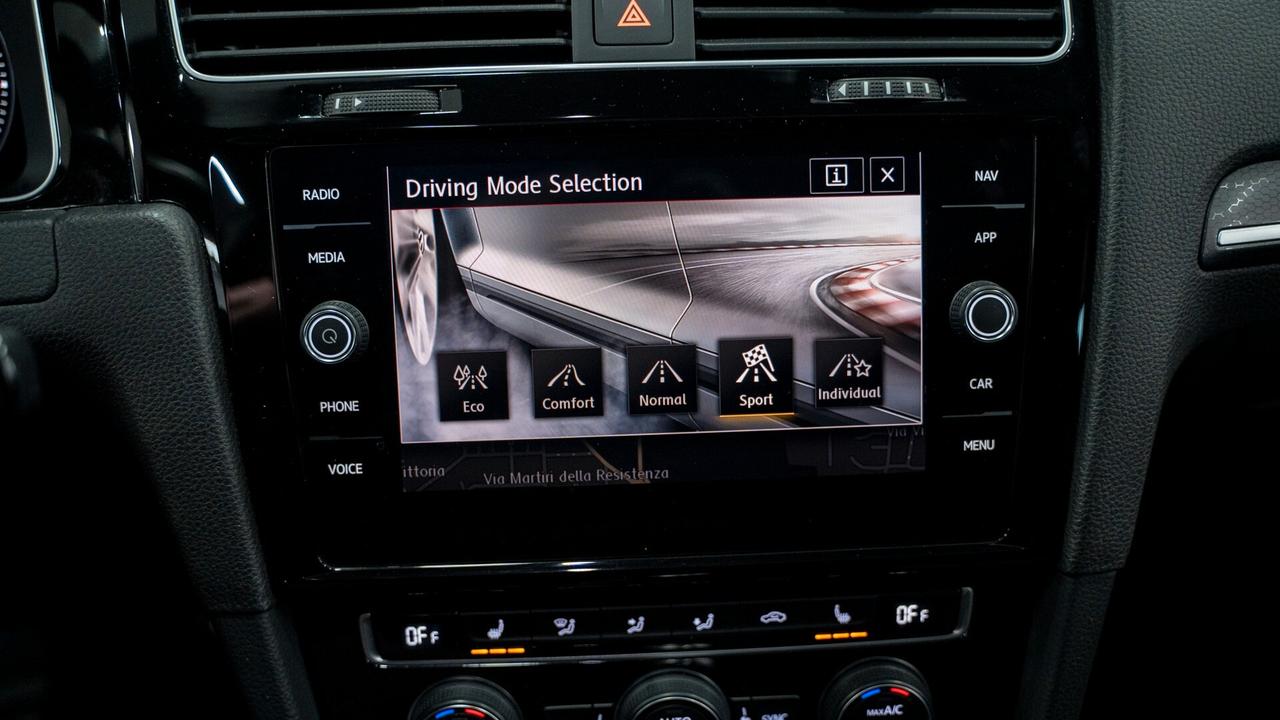 Volkswagen Golf GTI 7.5 PERFORMANCE 245CV DSG TETTO XENO NAVI FULL OPTIONAL