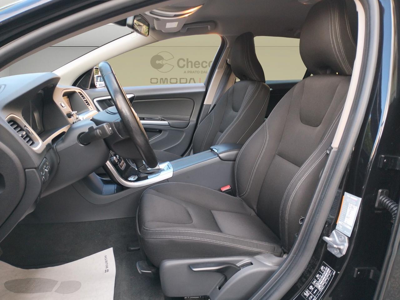 Volvo V60 D2 Geartronic Momentum