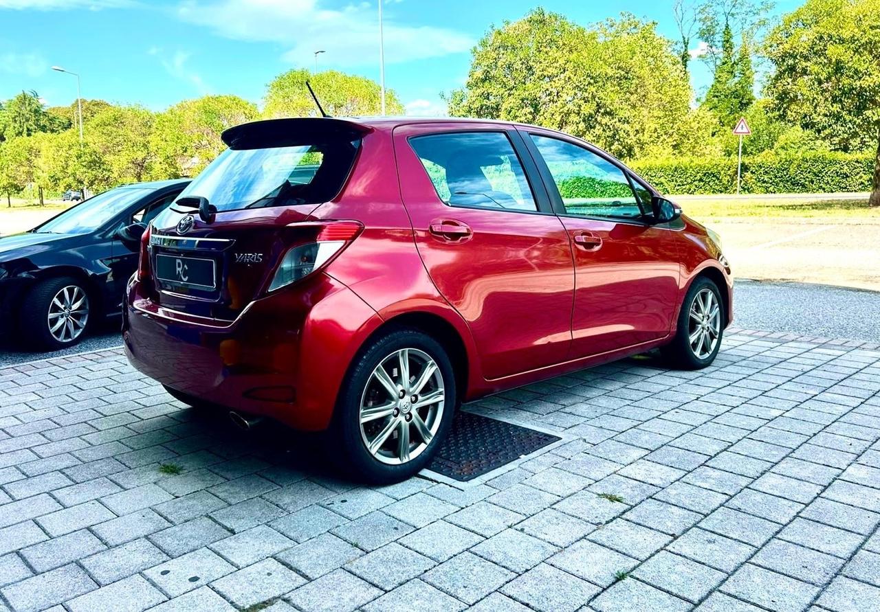 Toyota Yaris 1.3 benzina Neopatentati
