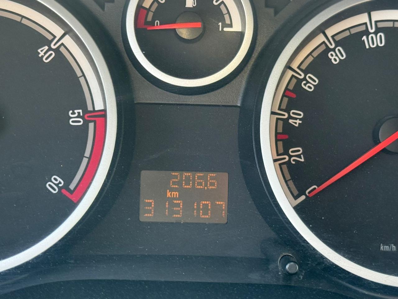 Opel Corsa 1.3 Diesel 75CV-5 porte-Neopatentati