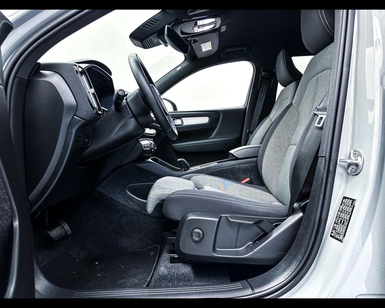 VOLVO XC40 (2017-->) - XC40 B3 automatico Core