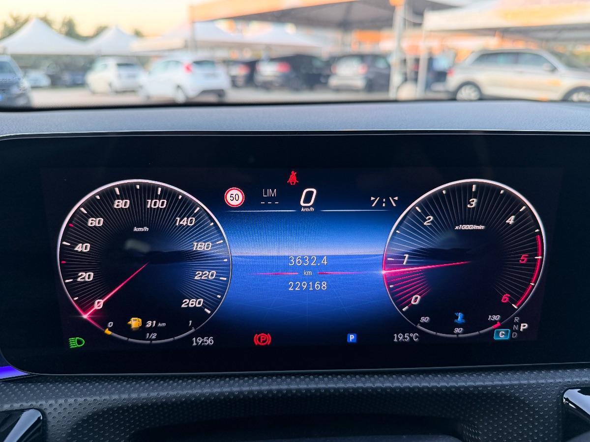 MERCEDES - Classe A - A 200 d Automatic Premium