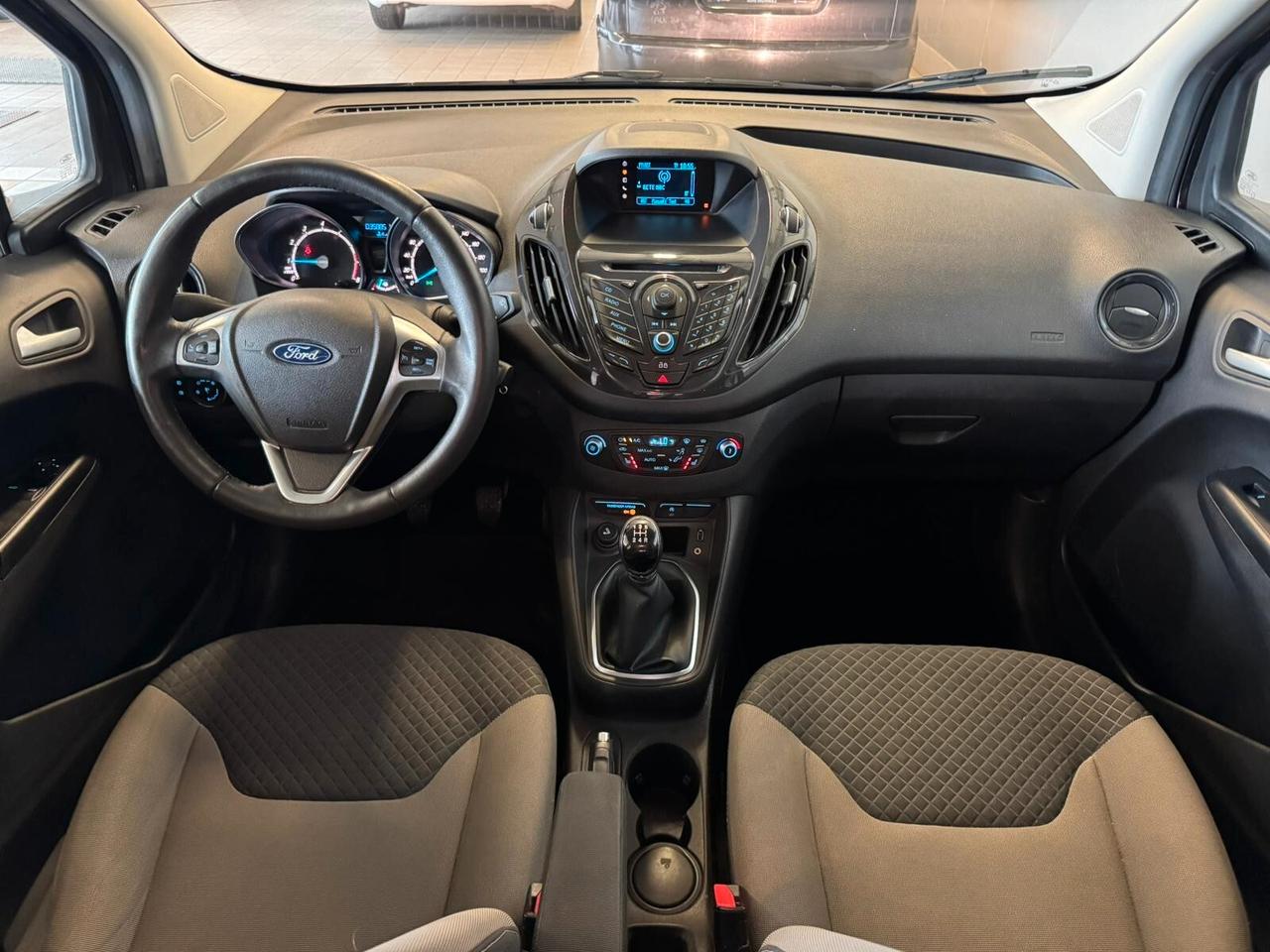 Ford Tourneo Courier 1.0 EcoBoost 100 CV Titanium