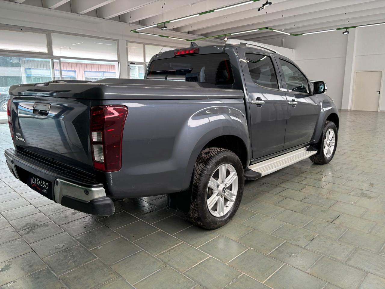 Isuzu D-Max 1.9 Crew Cab Solar 4WD A/C Aut.