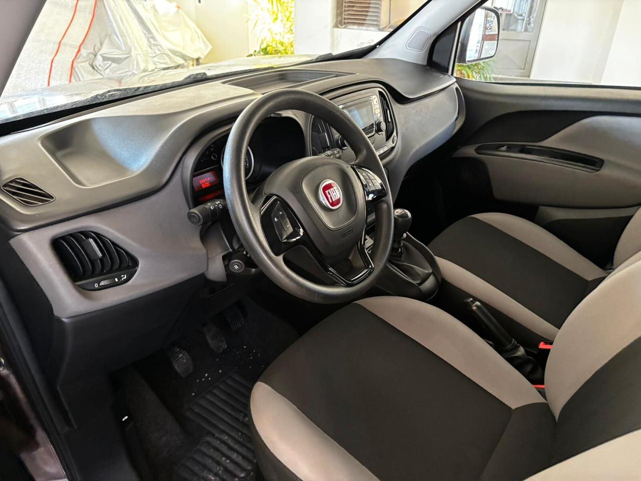 Fiat Doblò 1.4 T-Jet 16V Easy 7 POSTI