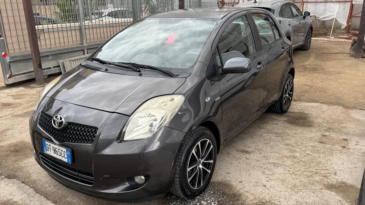 Toyota Yaris 1.4 D-4D 5 porte Sol