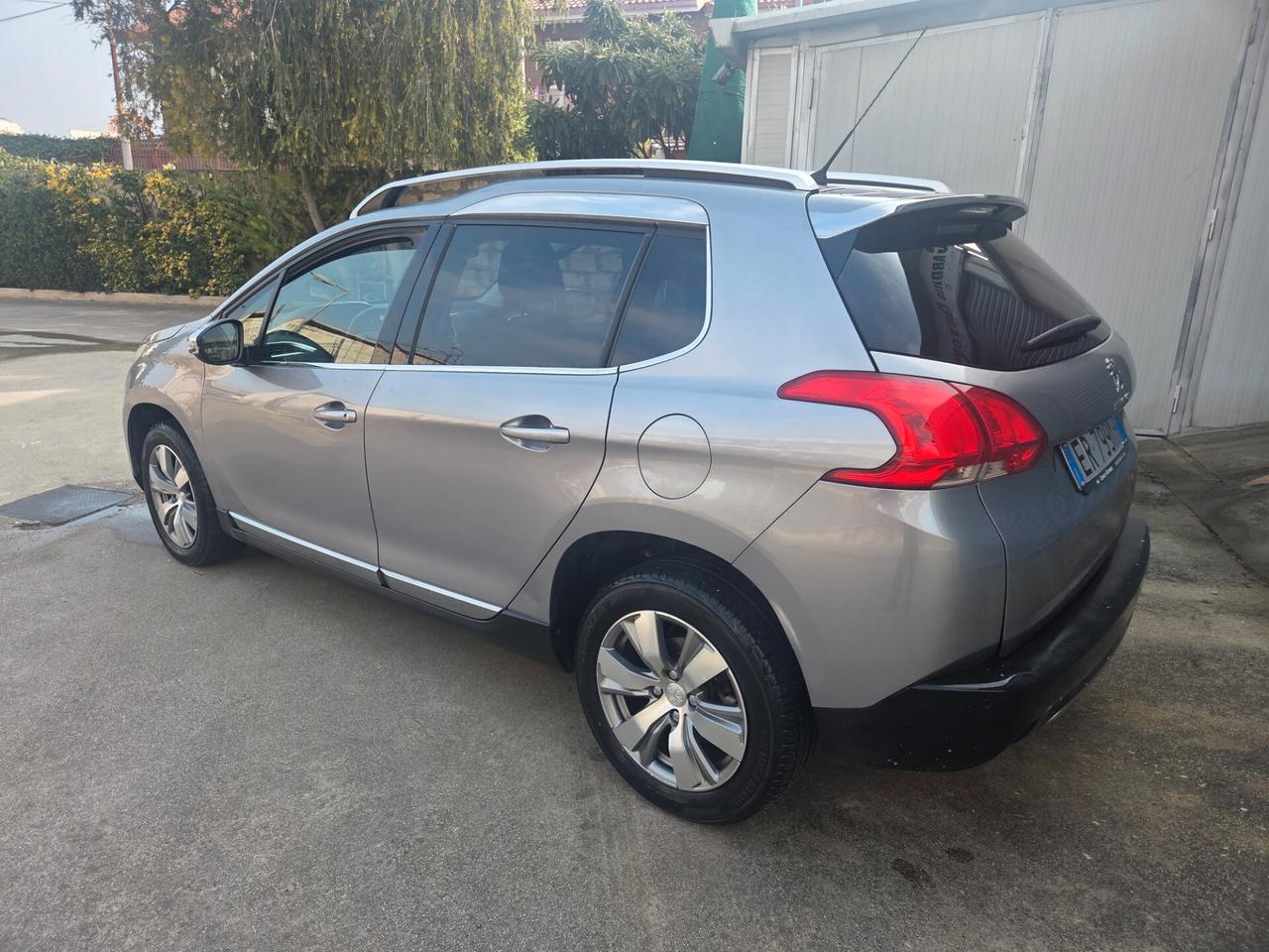 Peugeot 2008 1.6 e-HDi 92 CV Stop&Start Urban Cross