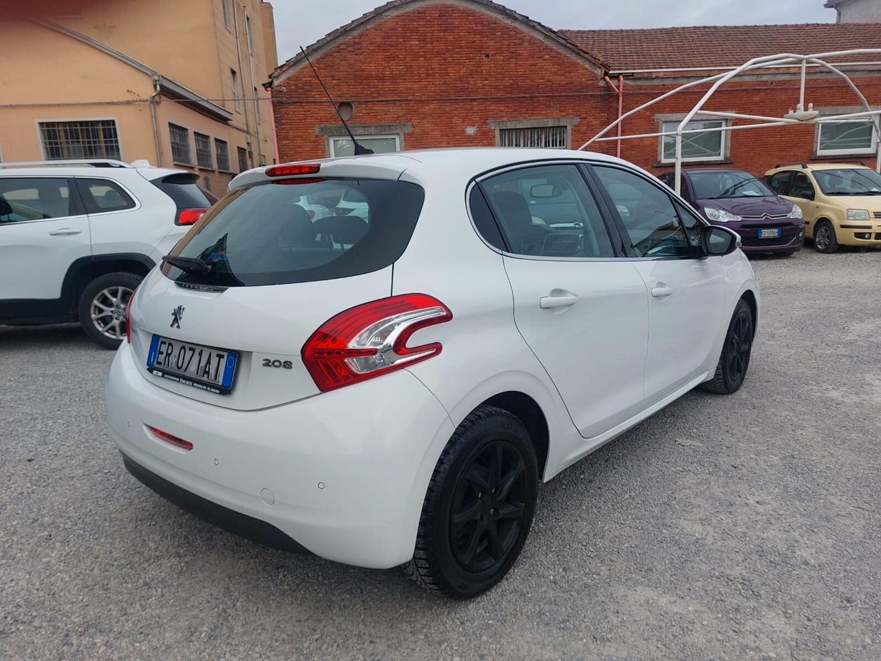 Peugeot 208 1.2 VTi 82 CV 5 porte Active OK NEOPATENTATI