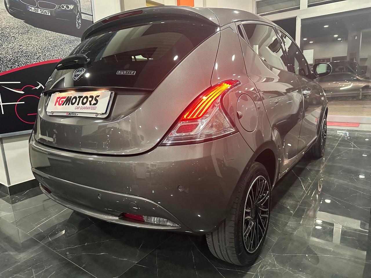 Lancia Ypsilon 1.0 FireFly 5 porte S&S Hybryd Gold