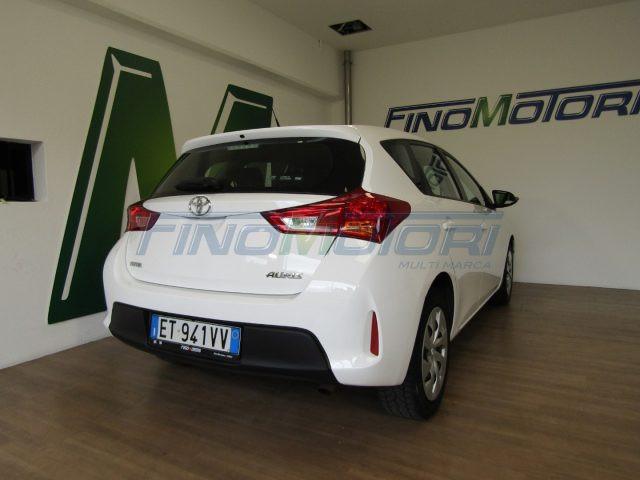 TOYOTA Auris 1.3i 100 CV 5 porte