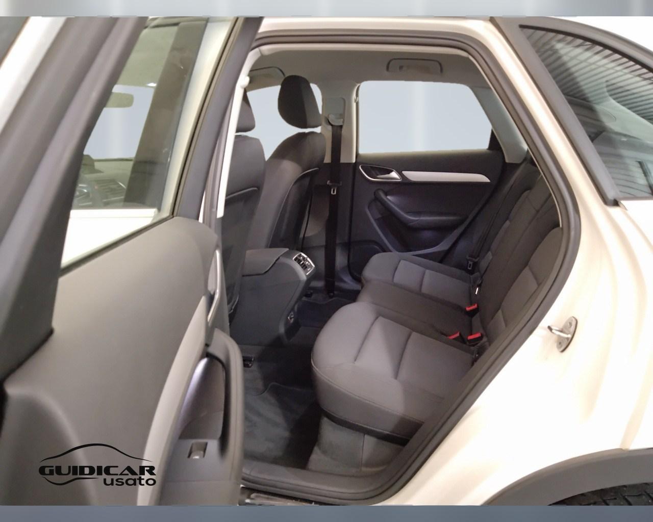 AUDI Q3 I 2015 - Q3 2.0 tdi Business 120cv s-tronic