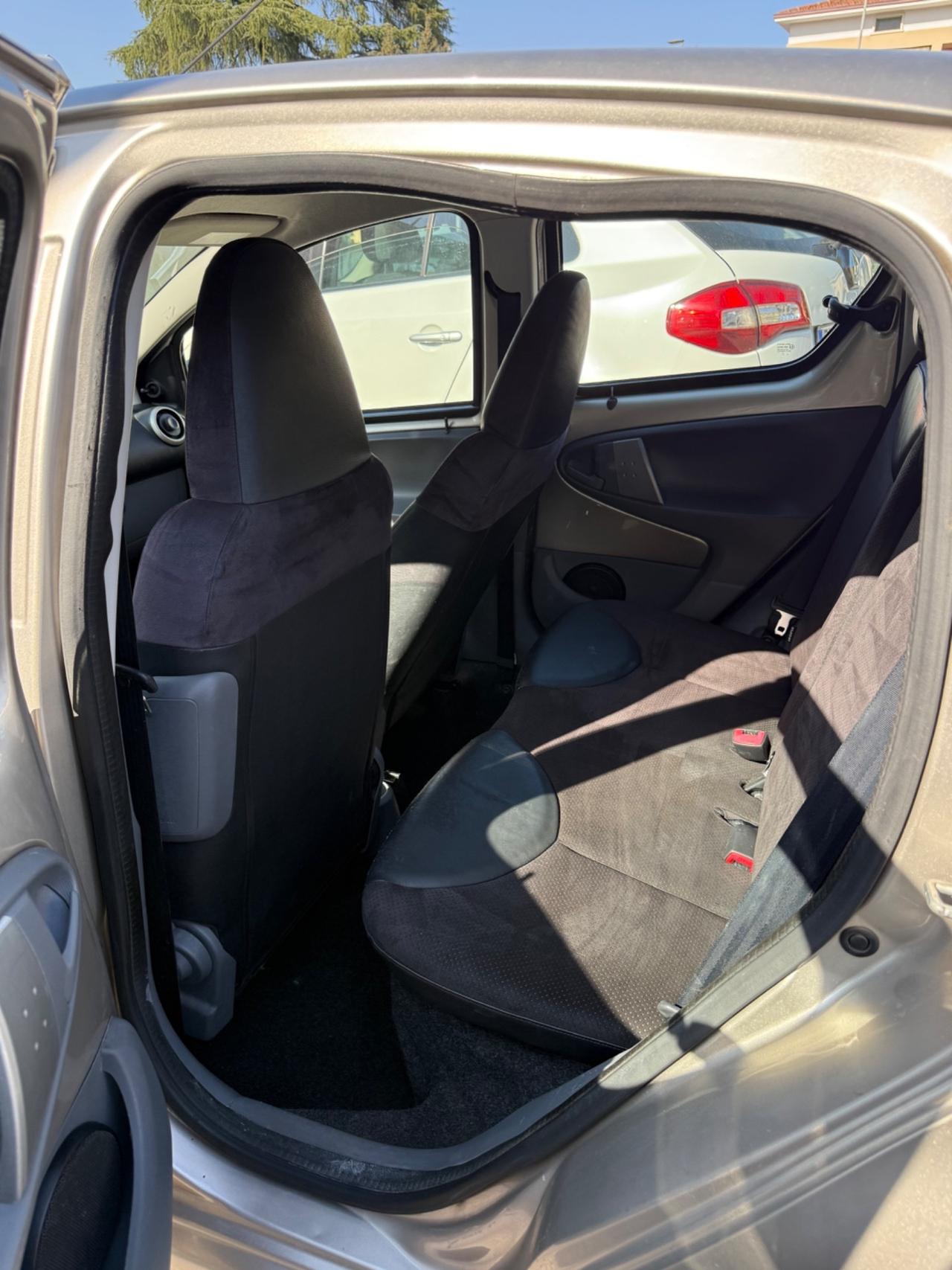 Toyota Aygo 1.0 12V VVT-i 5 porte Sol