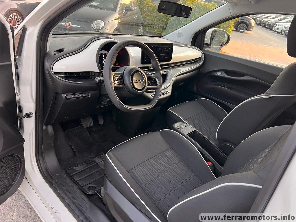 Fiat 500e Berlina 42 kWh a soli 175 euro al mese senza anticipo